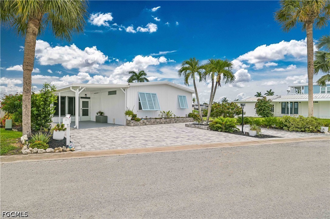2 bed home in Fort Myers Beach