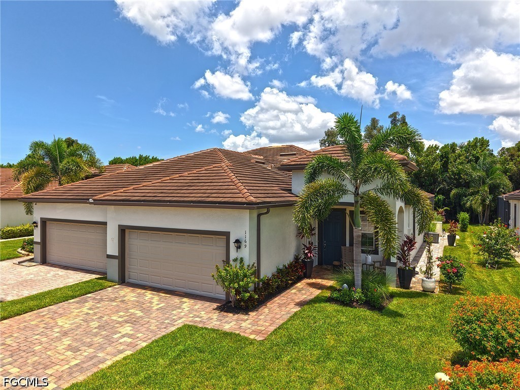 2 bed home in Fort Myers
