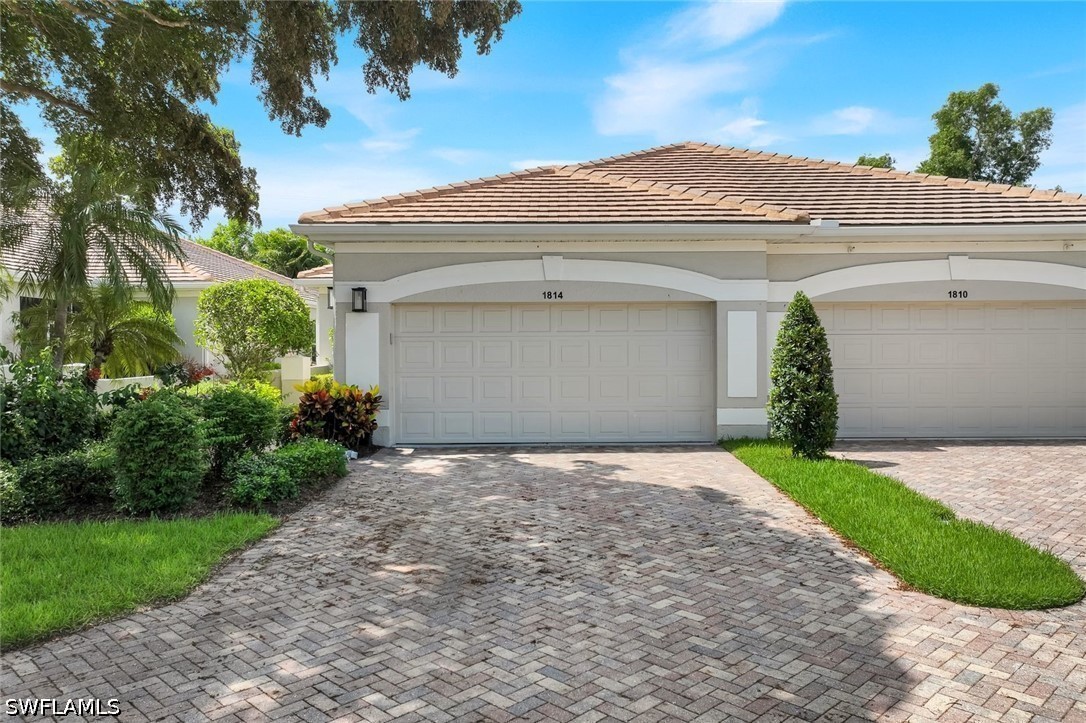 2 bed home in Naples