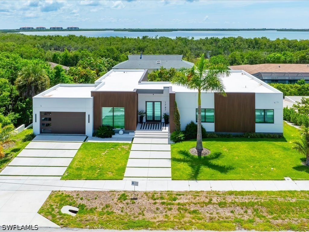 4 bed home in Marco Island