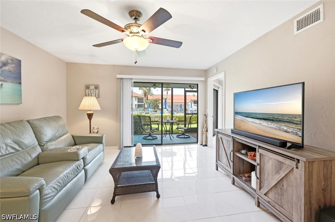 2 bed home in Naples