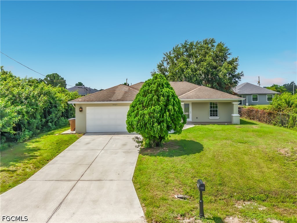 3 bed home in Lehigh Acres