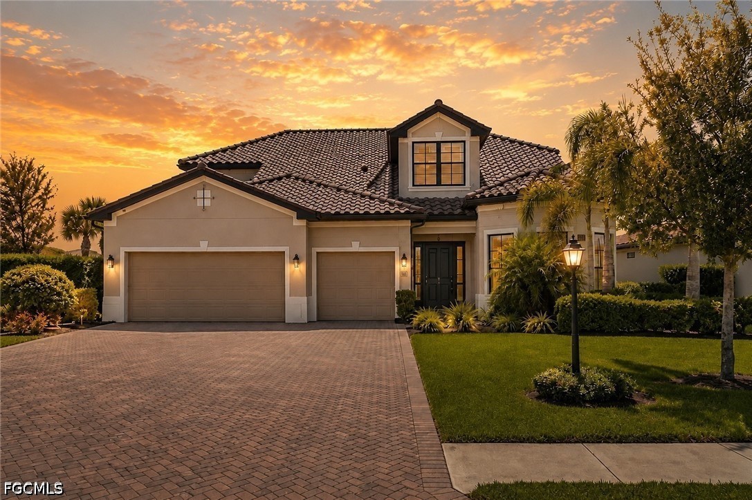4 bed home in Estero