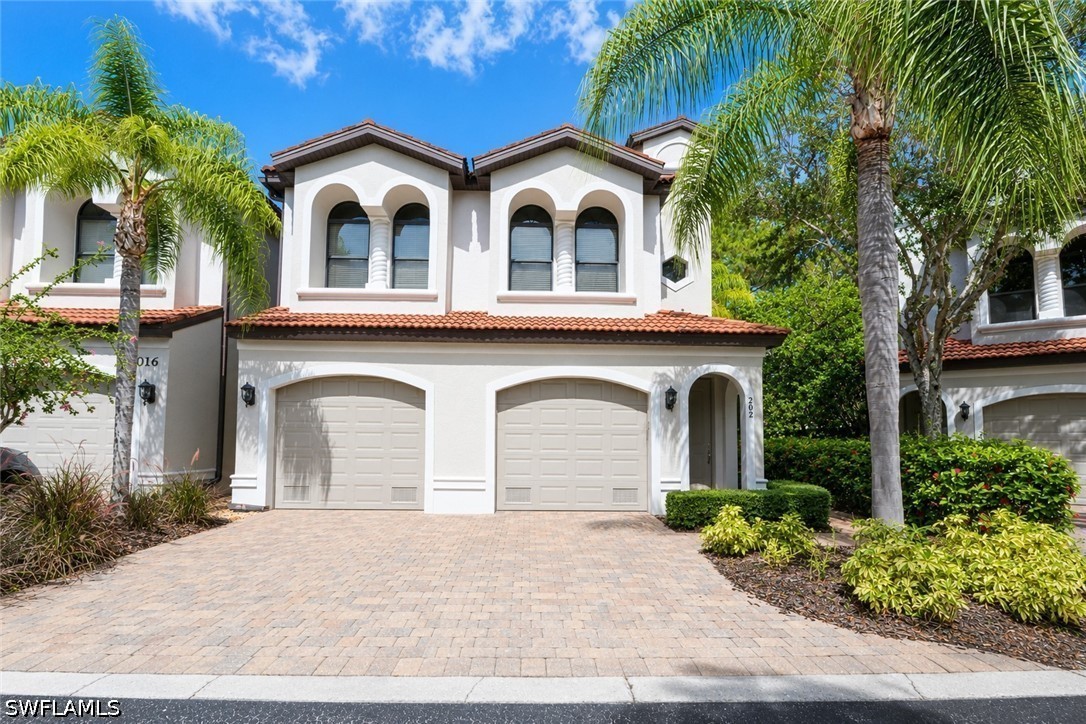 4 bed home in Bonita Springs