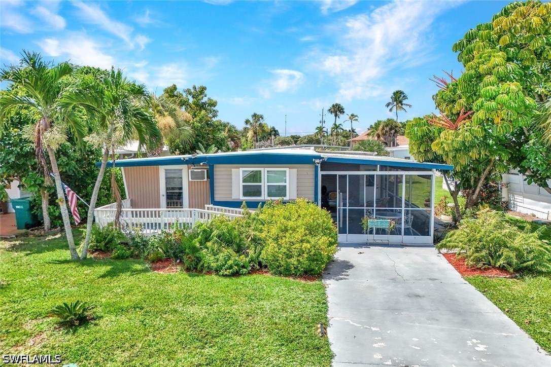 2 bed home in Naples
