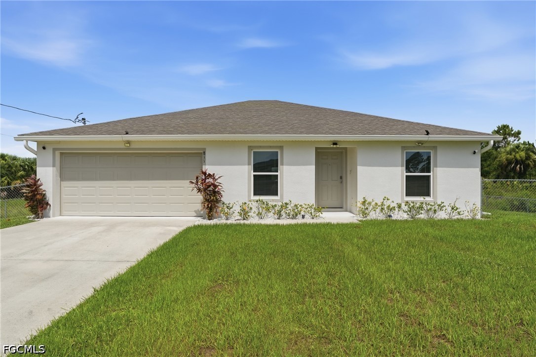 3 bed home in Lehigh Acres