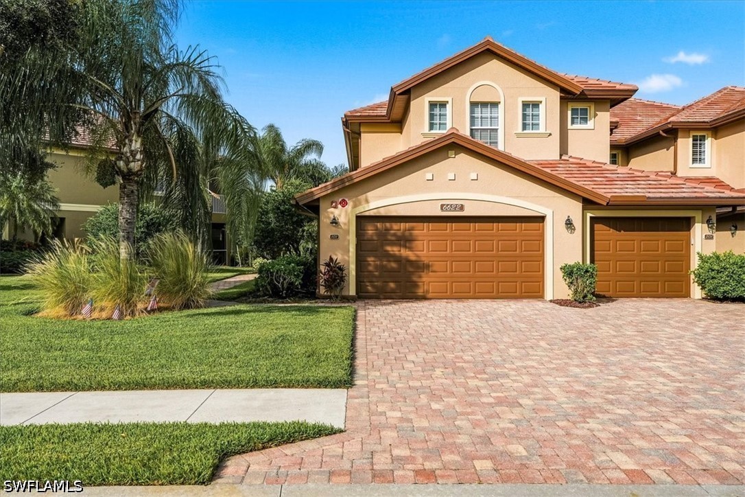 2 bed home in Naples