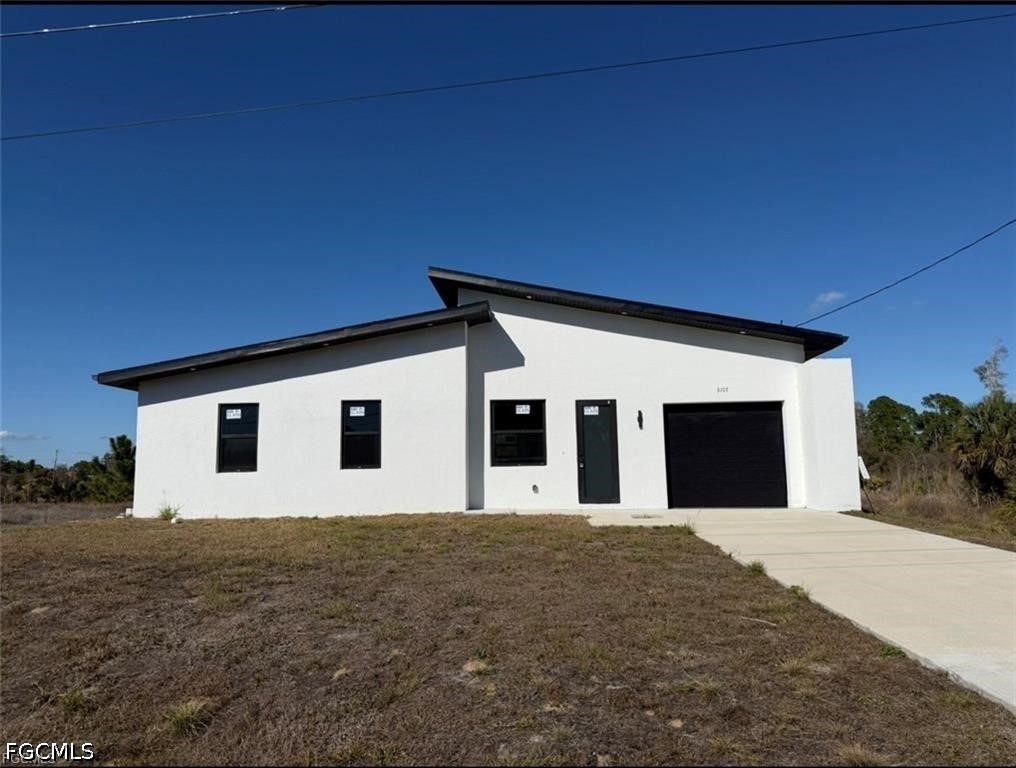 3 bed home in Lehigh Acres
