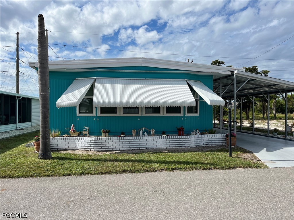 2 bed home in North Fort Myers