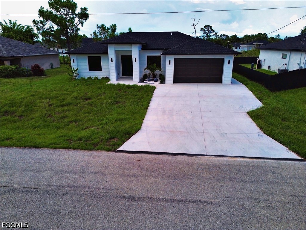 3 bed home in Lehigh Acres