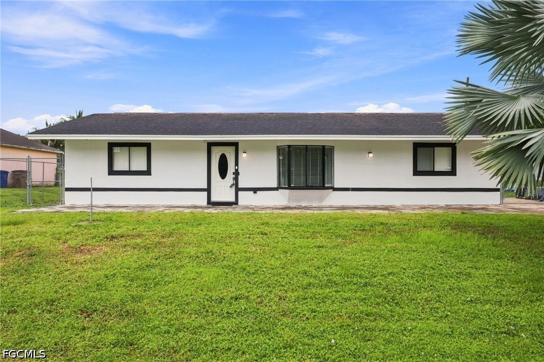 3 bed home in Lehigh Acres