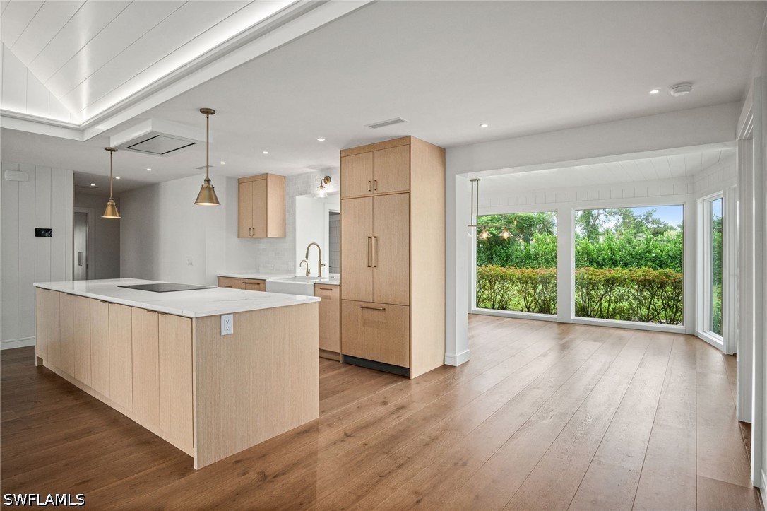 2 bed home in Naples