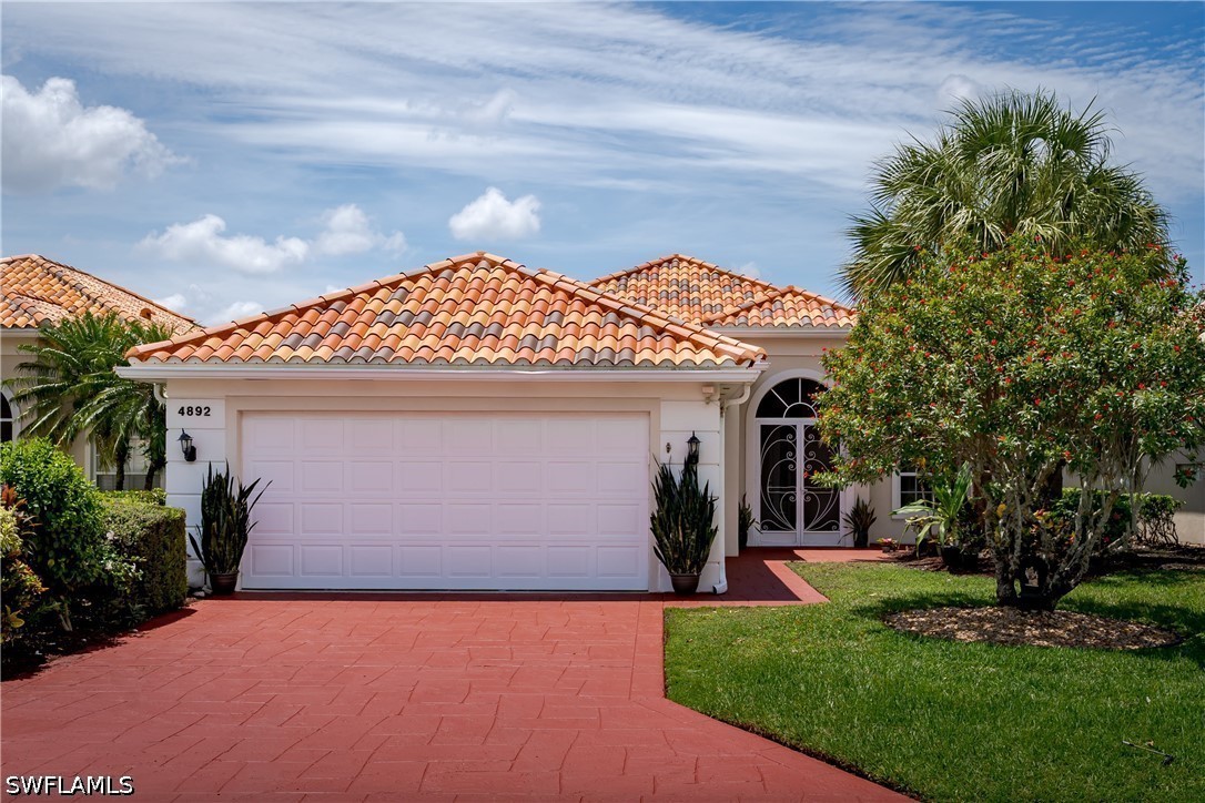 3 bed home in Naples