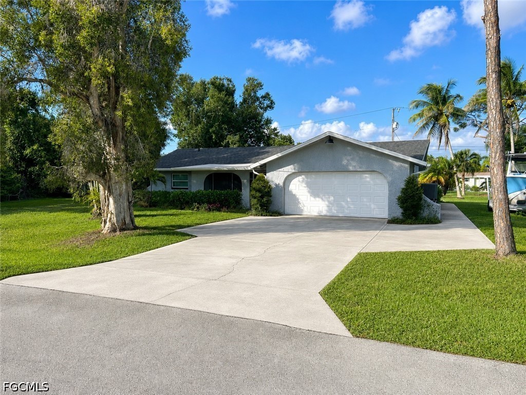 3 bed home in Bokeelia