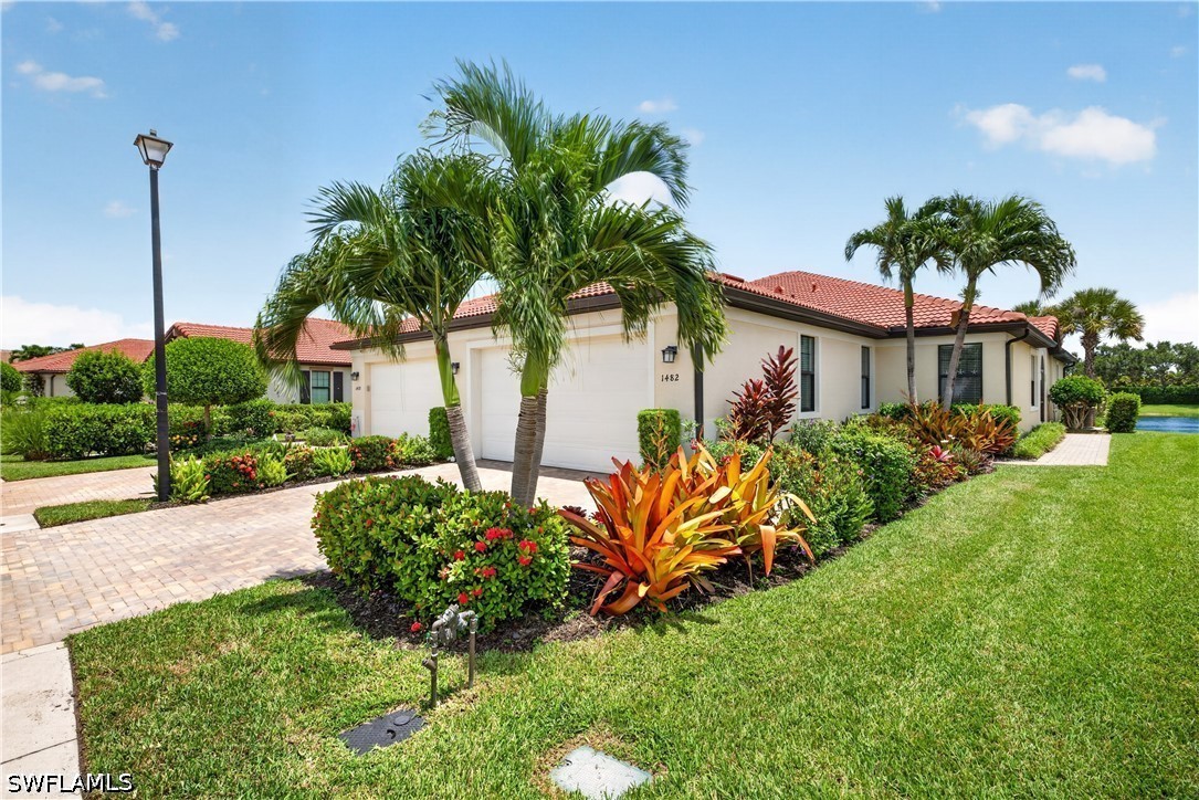 2 bed home in Naples