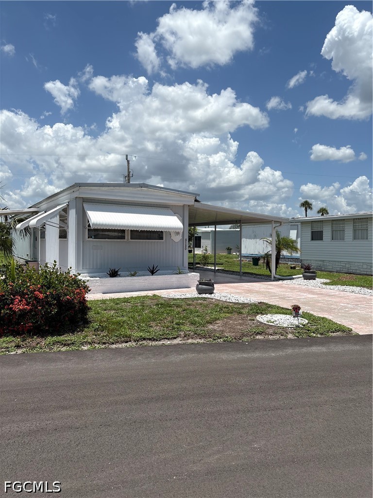 2 bed home in North Fort Myers