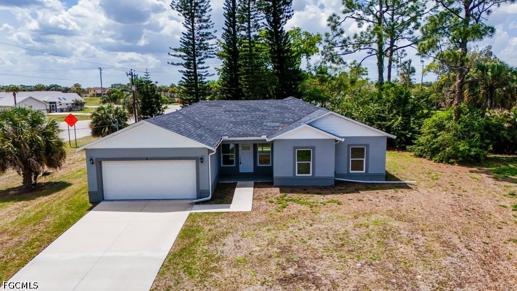 3 bed home in Lehigh Acres