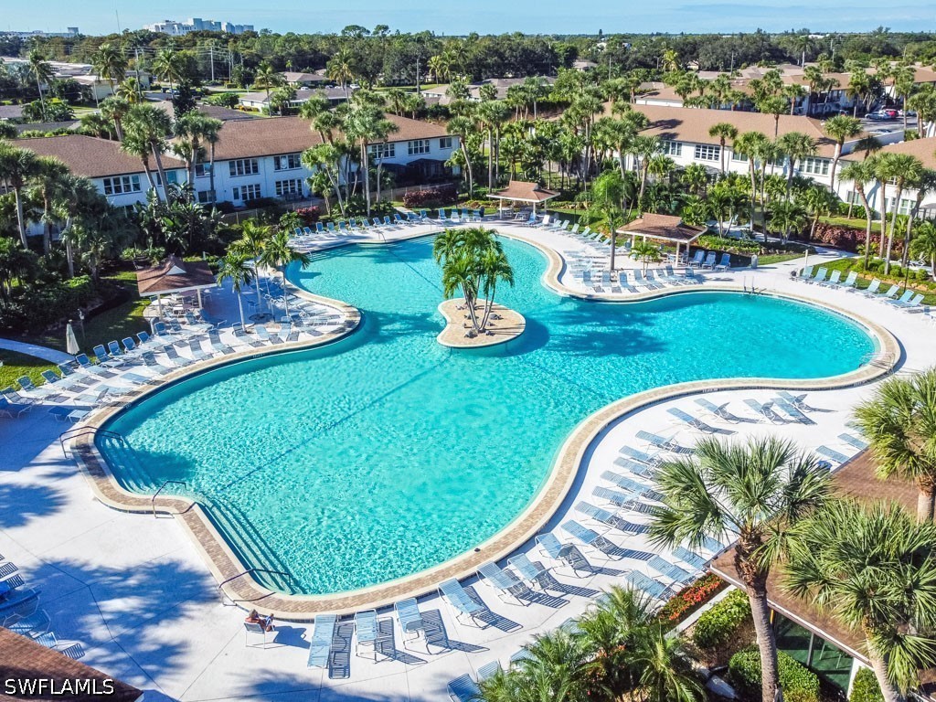 2 bed home in Naples