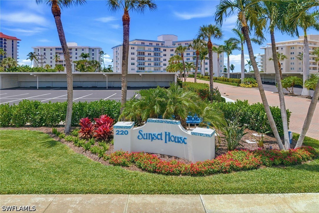 1 bed home in Marco Island