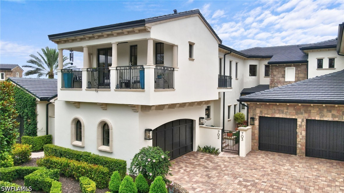 2 bed home in Naples