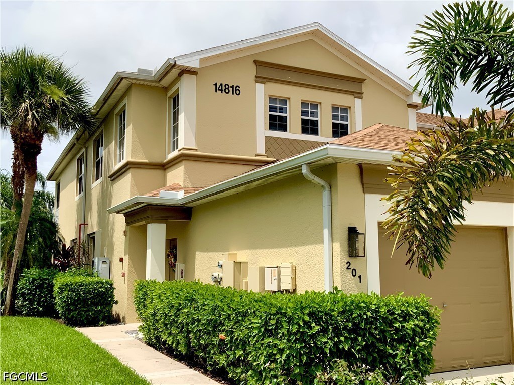 2 bed home in Fort Myers