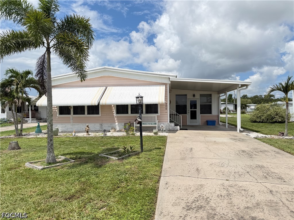 2 bed home in North Fort Myers