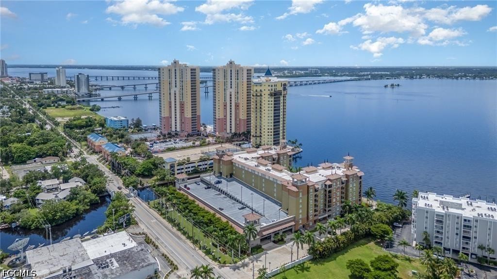 2 bed home in Fort Myers
