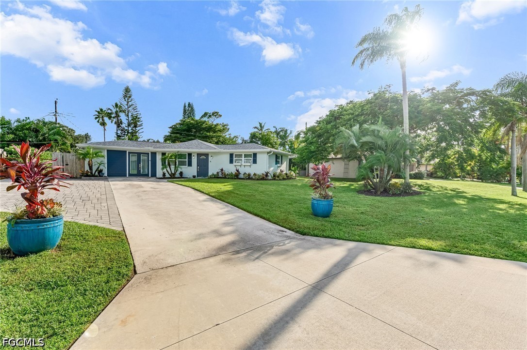 2 bed home in Bonita Springs