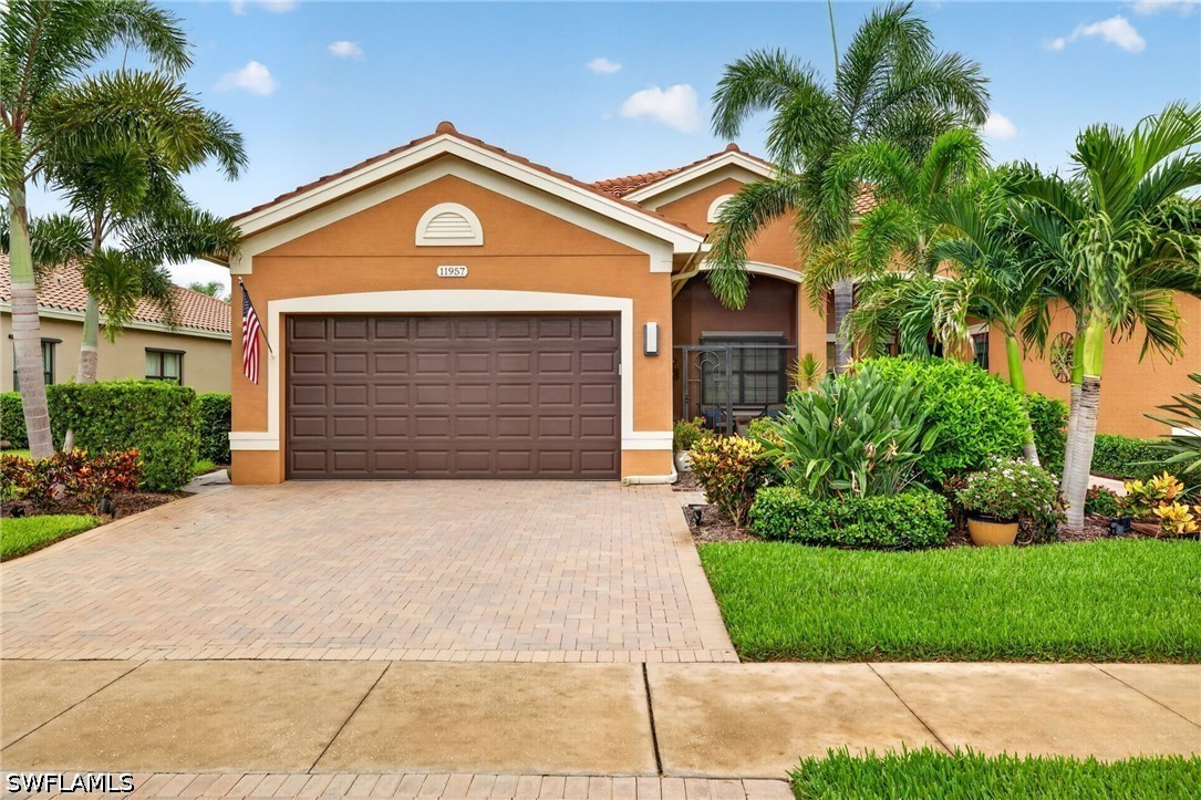 2 bed home in Fort Myers