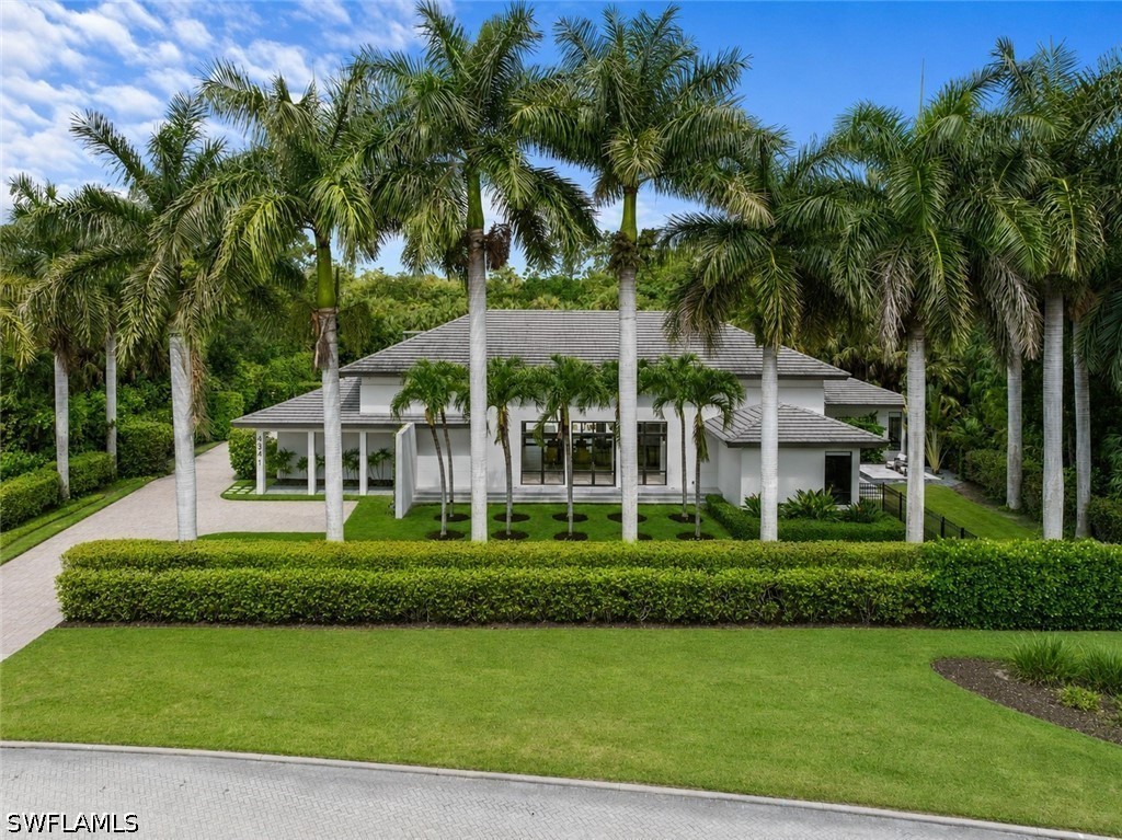 4 bed home in Naples