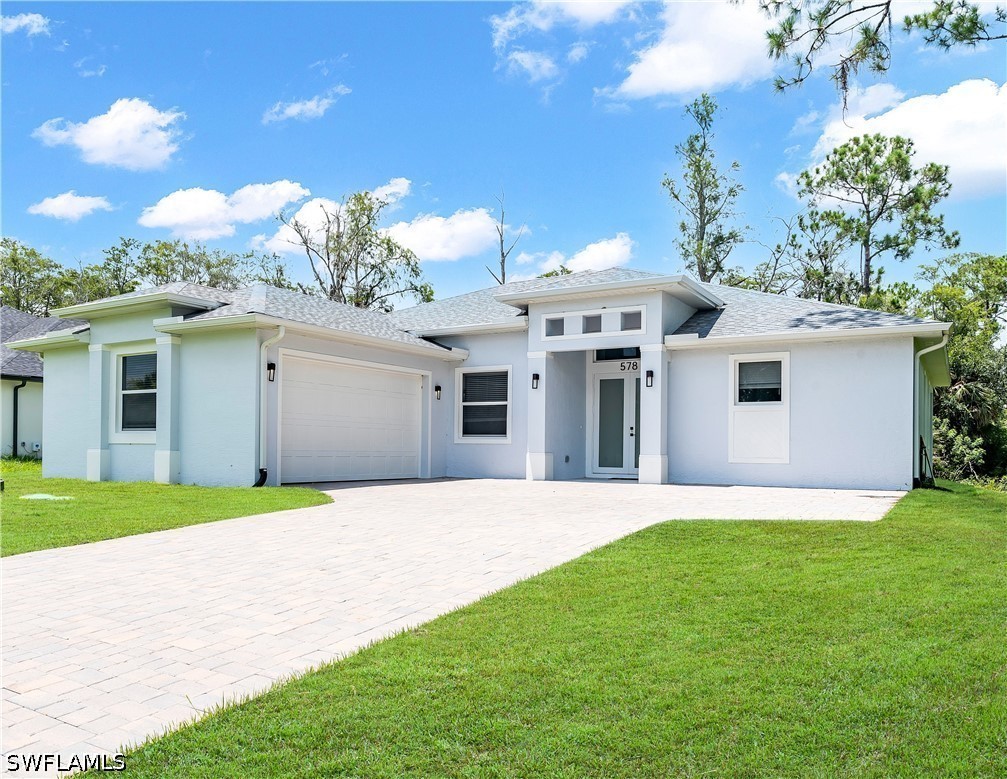 3 bed home in Lehigh Acres