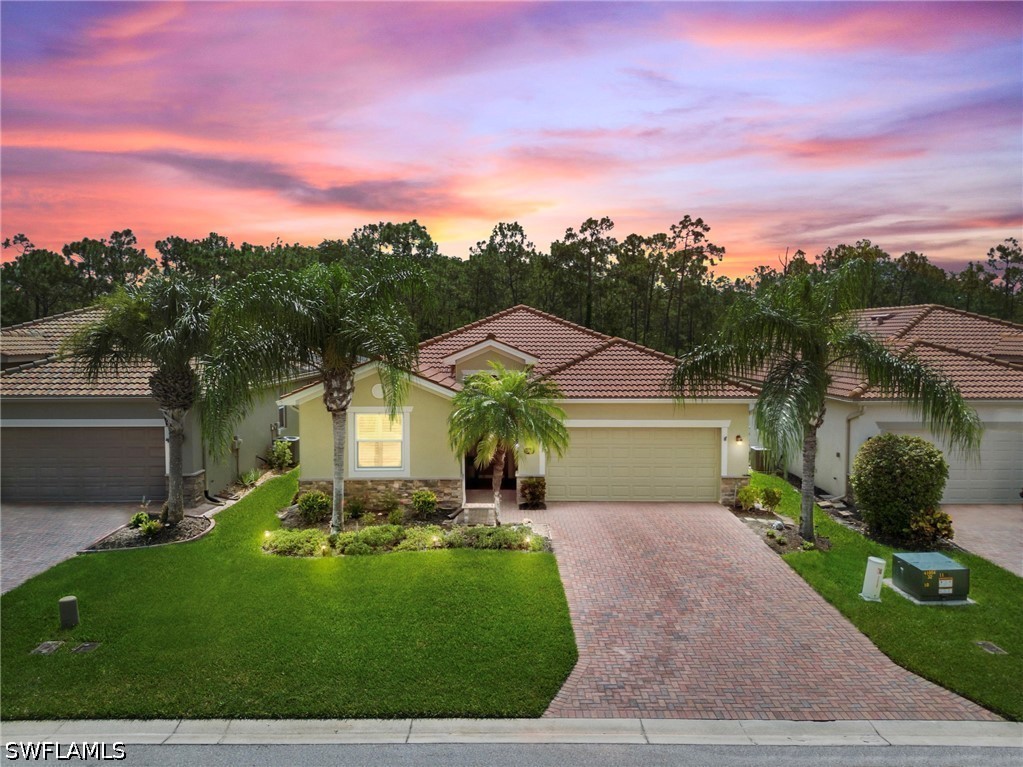 4 bed home in Estero