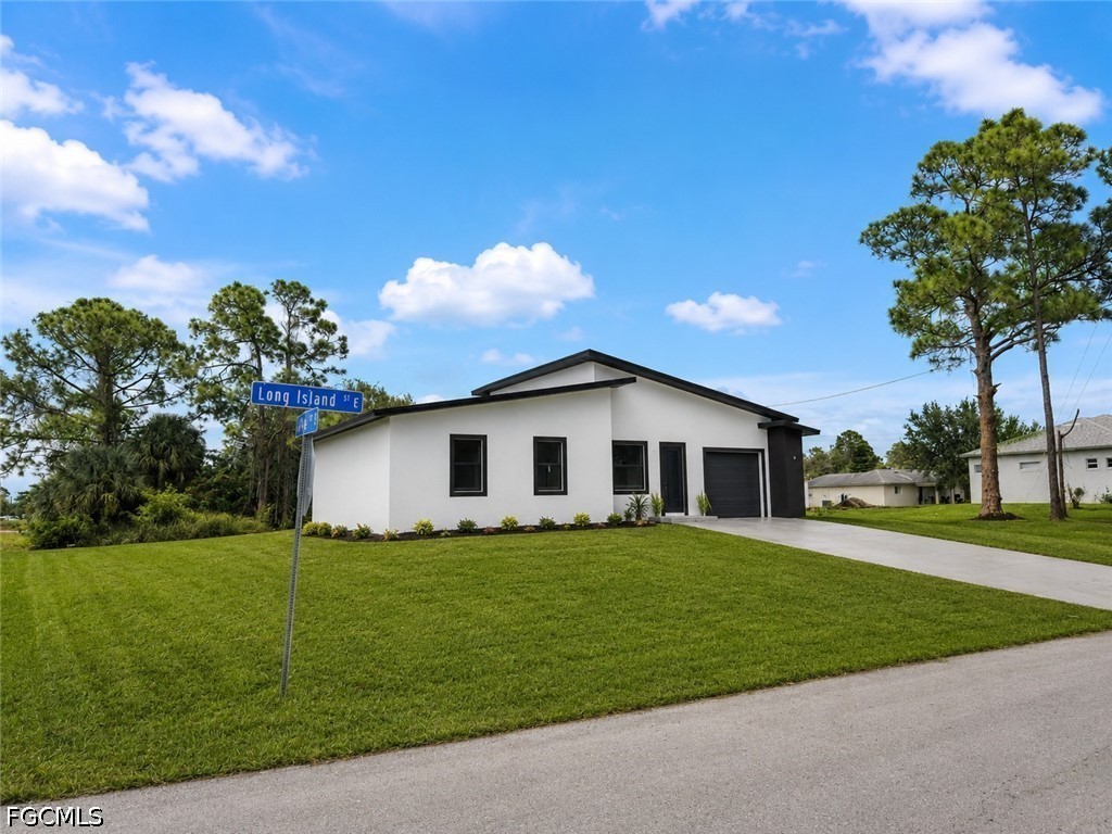3 bed home in Lehigh Acres