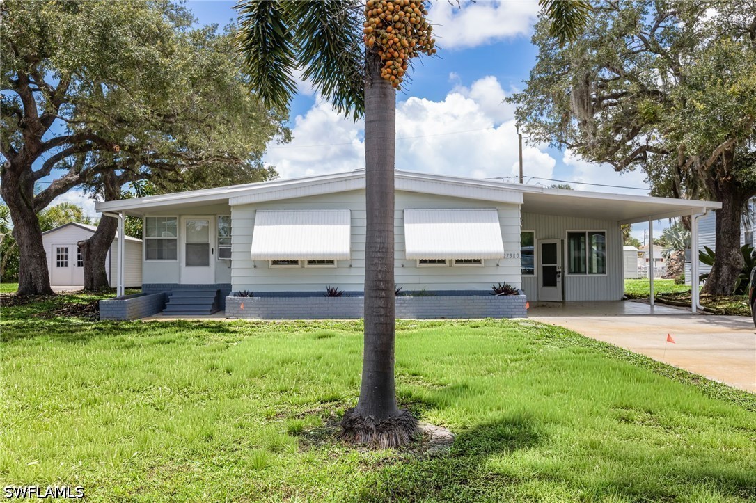 2 bed home in Bonita Springs