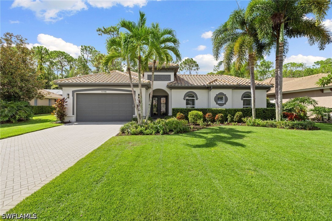 5 bed home in Naples