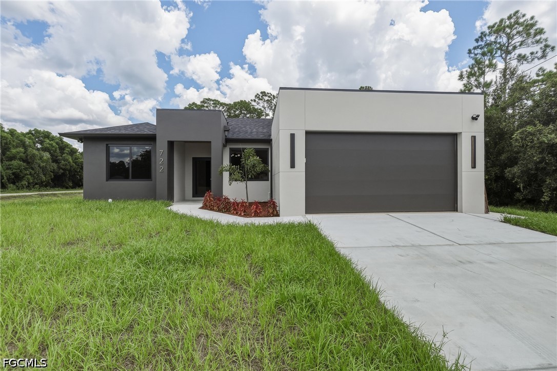 3 bed home in Lehigh Acres