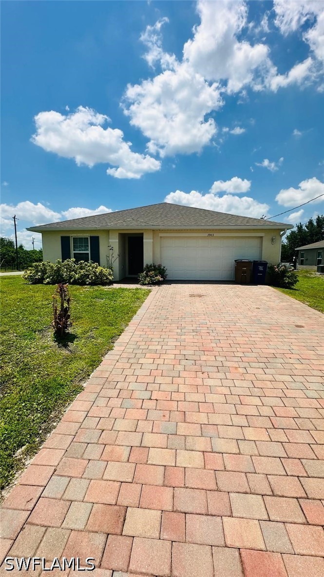 3 bed home in Lehigh Acres