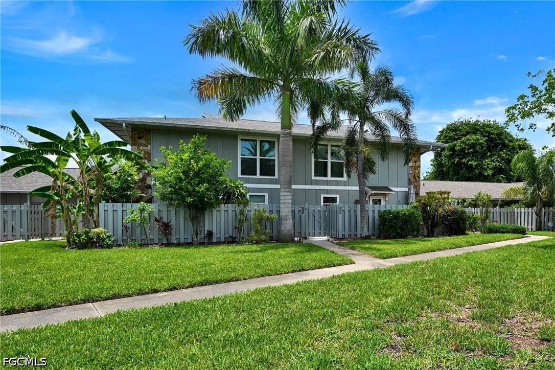 2 bed home in Fort Myers