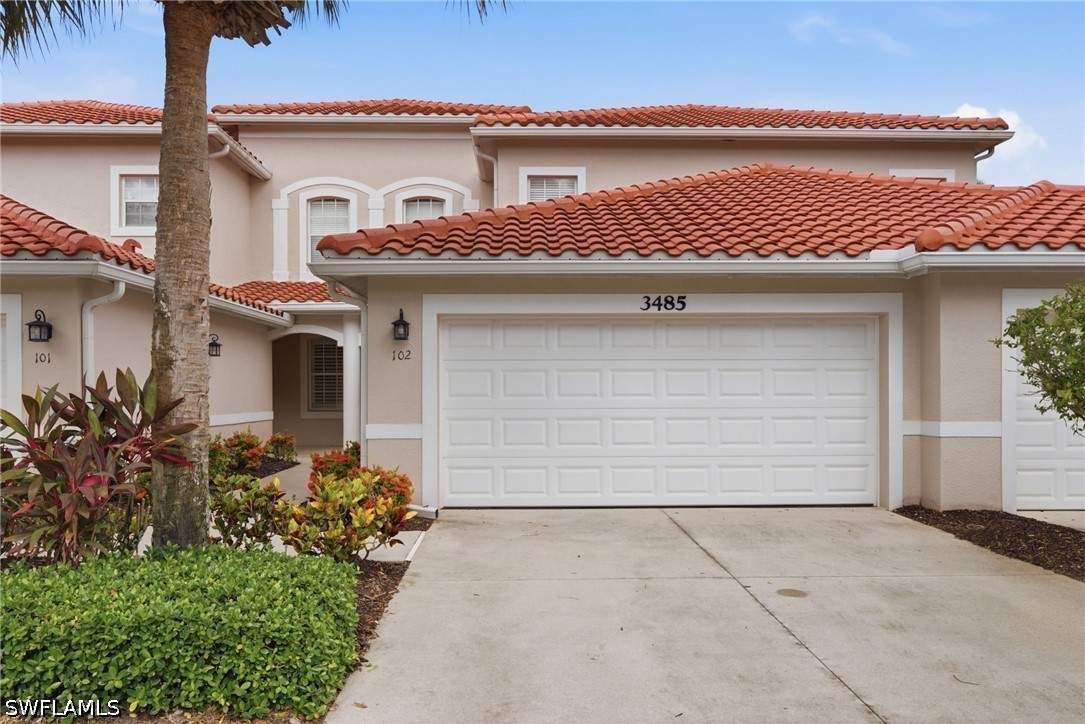 2 bed home in Naples