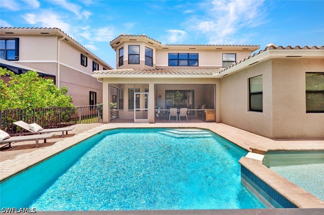 5 bed home in Naples