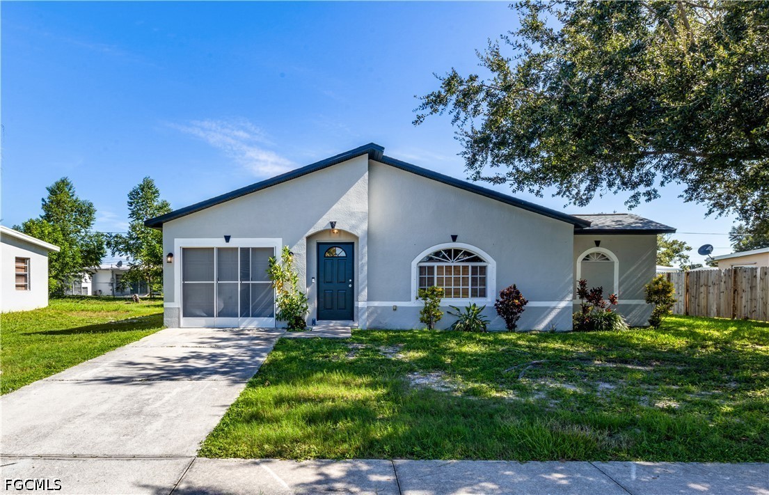 3 bed home in Port Charlotte