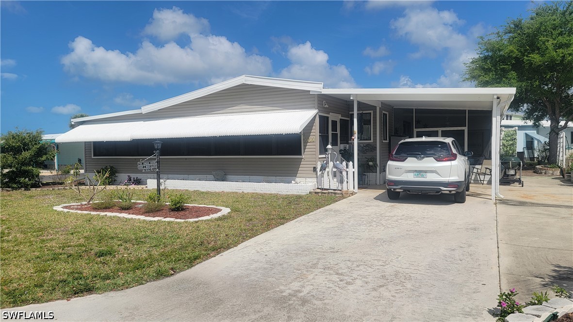 2 bed home in Bonita Springs