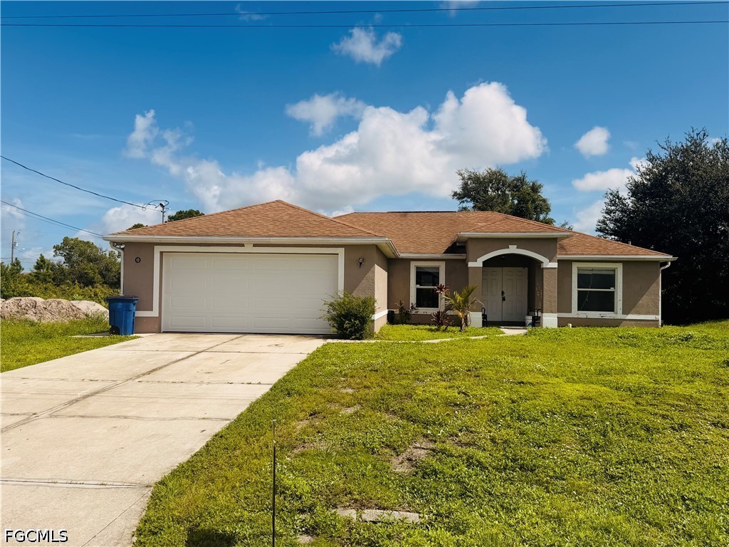3 bed home in Lehigh Acres