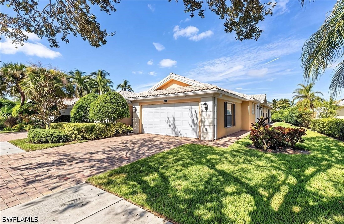 2 bed home in Naples