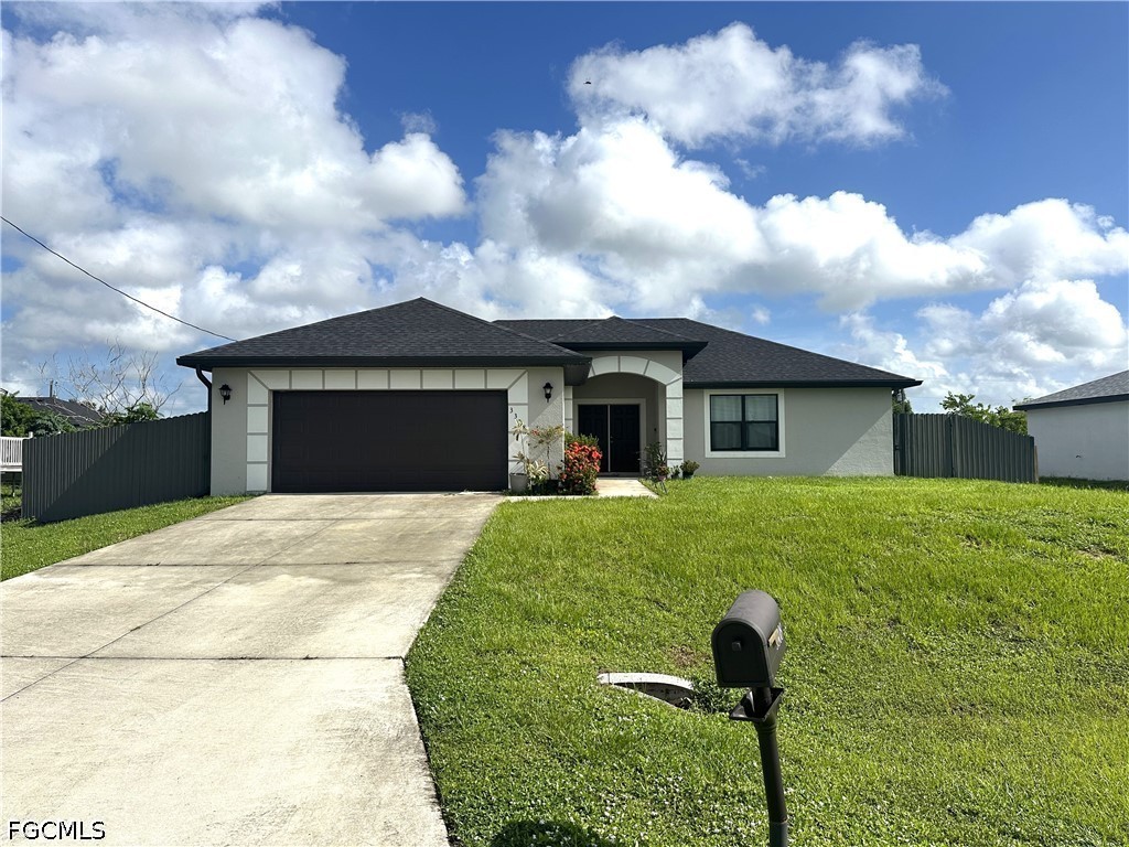 3 bed home in Lehigh Acres