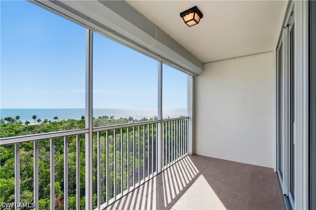 2 bed home in Naples
