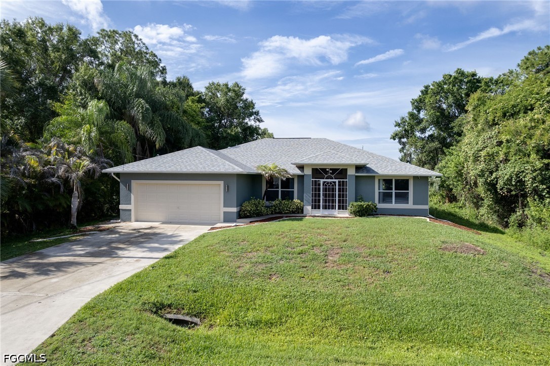 3 bed home in Lehigh Acres