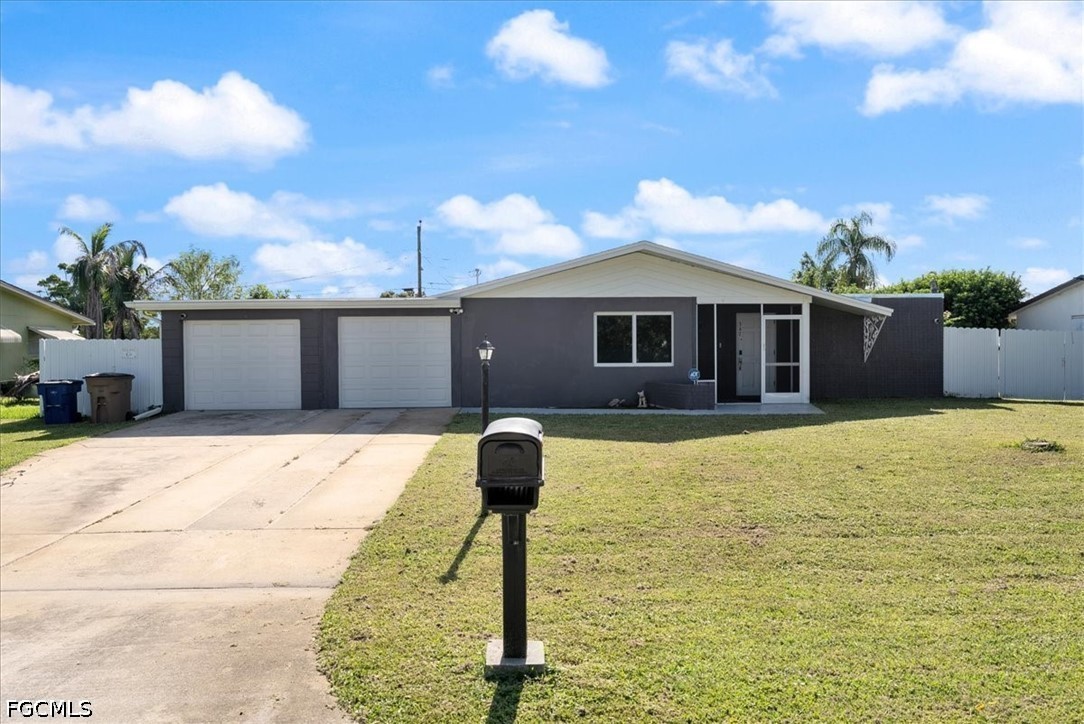 4 bed home in Lehigh Acres