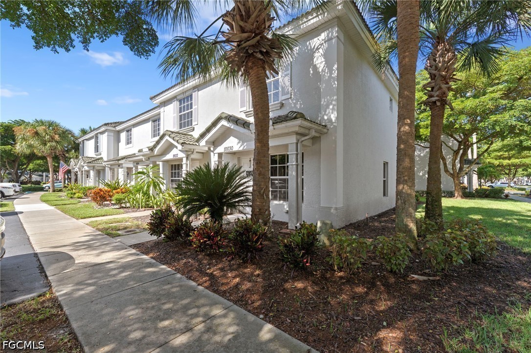 2 bed home in Fort Myers