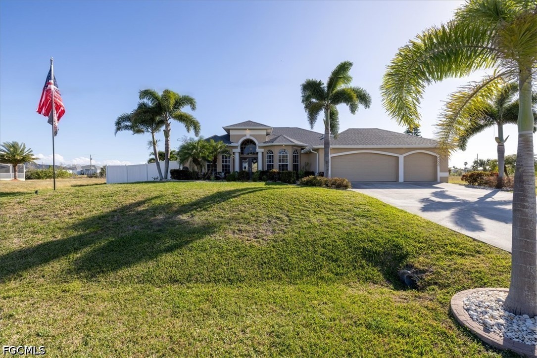 3 bed home in Cape Coral